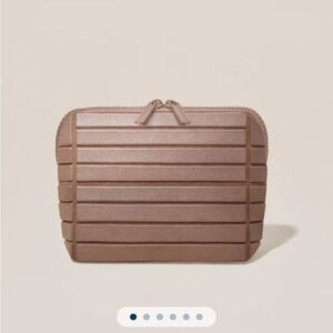 Parallelle Small Bronze Traveller Makeup bag